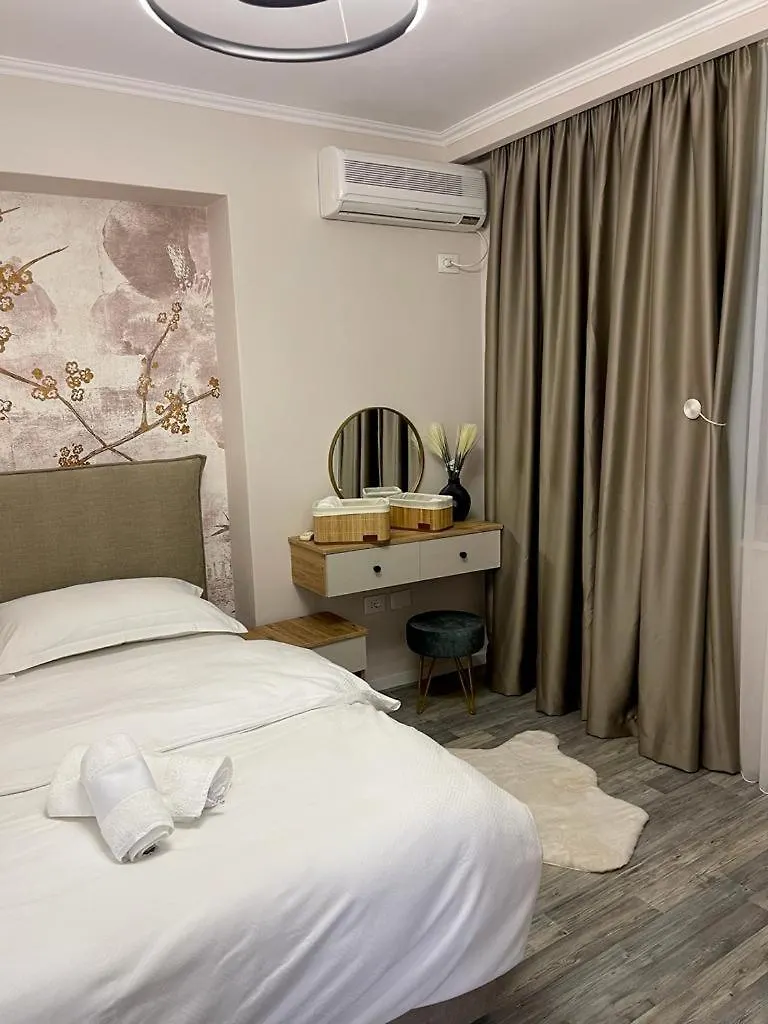 Comfort Apartment Tirane 0*, Tirana