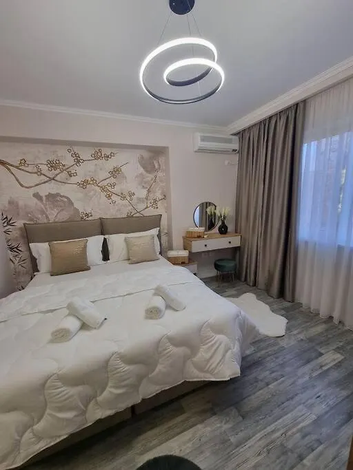Comfort Apartment Tirane 0*, Tirana